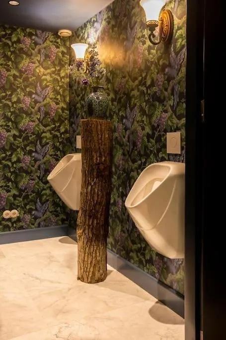 Boutique Haven: Elegant Villa Rotterdam